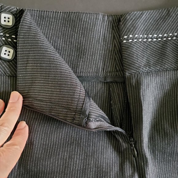 Bebe Mini Black & White Stripes Short (Size 8) - Picture 10 of 10